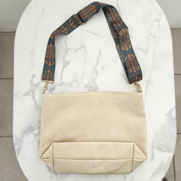 Unisex Creamy White Pu Leather Tote Bag with Patterned Boho Strap - Picture 7 of 14